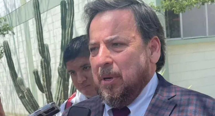 Paquetes, Foros, Titular